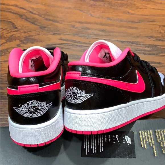 NIKE AIR JORDAN 1 LOW (GS) Black/Hyper Pink-White - Picture 3 of 16